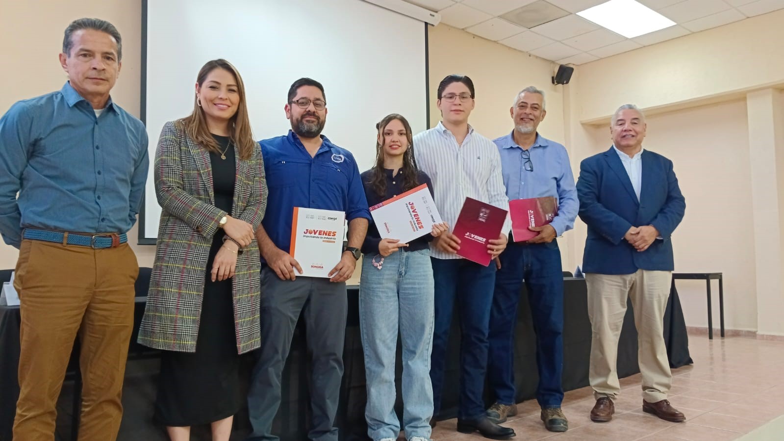 Estudiantes de la UTH ganan por segundo año consecutivo el programa Jóvenes Impulsando la Industria