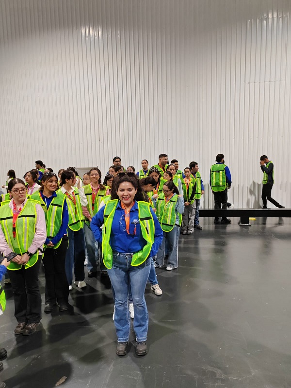 Alumnas de  UTH presentes en el Congreso Mujeres en la Manufactura 2025