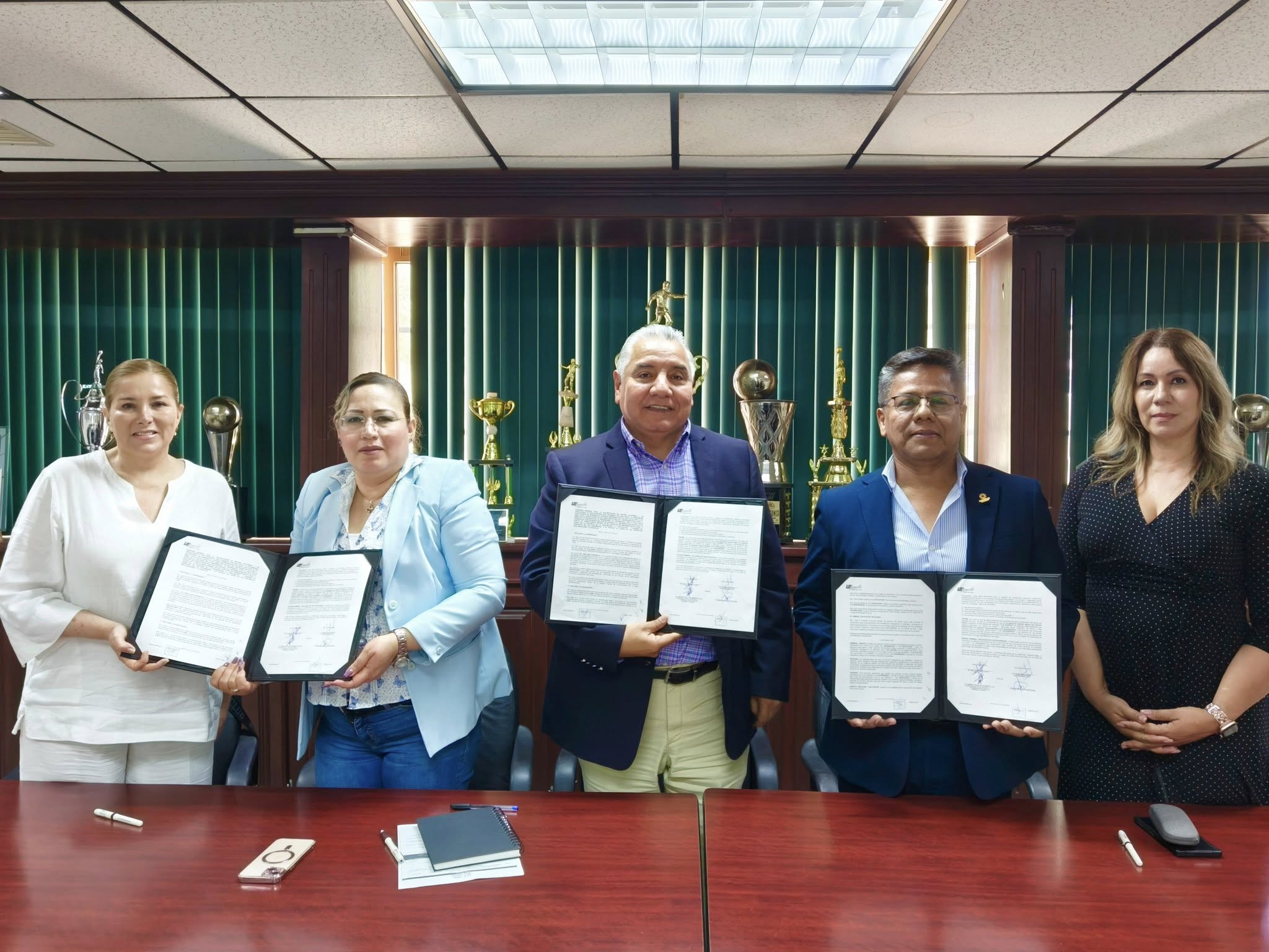 Firma de Convenio UTHermosillo  Y el Colegio de Contadores Públicos de Sonora