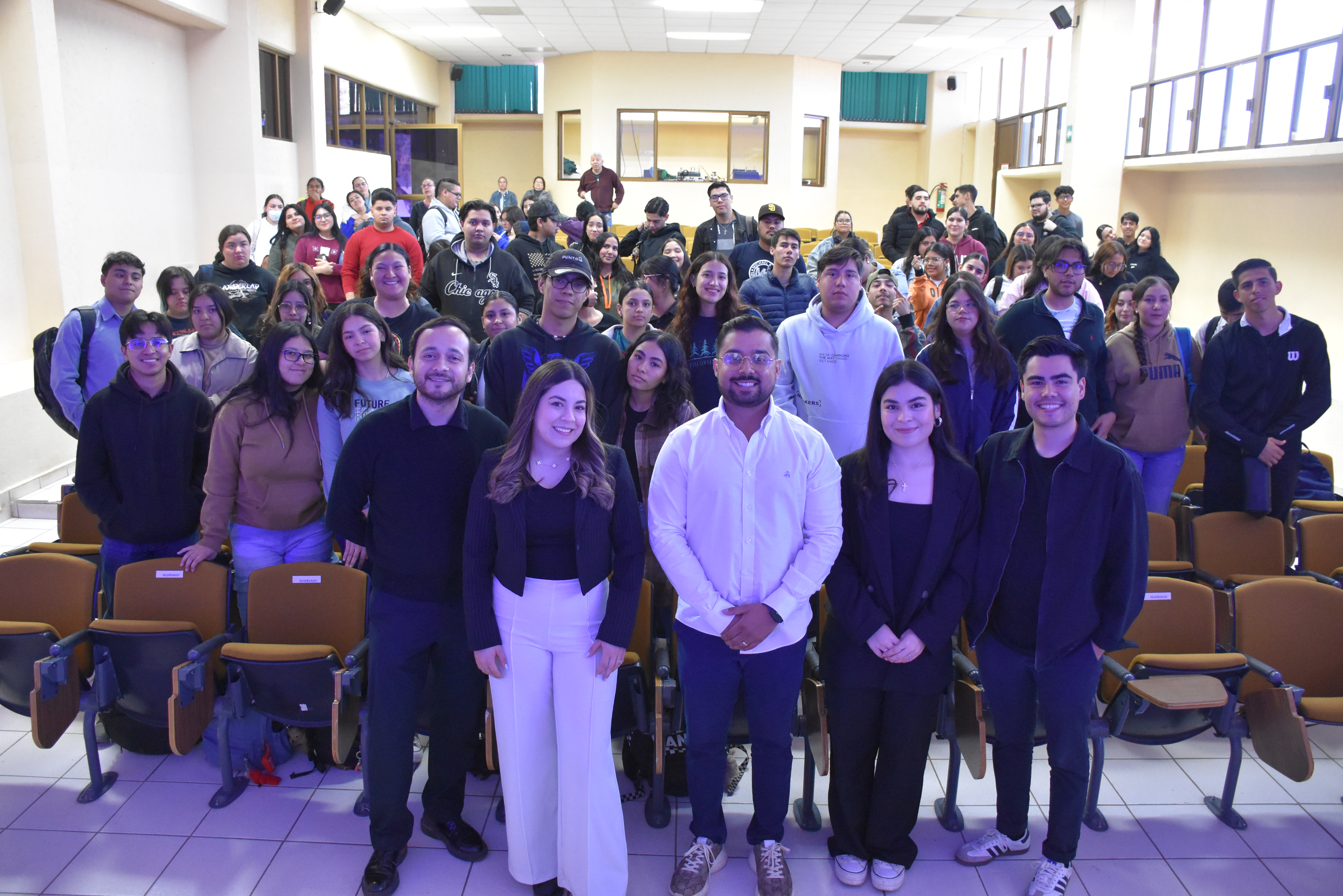 Estudiantes de UTHermosillo aprenden con Be Global Pro