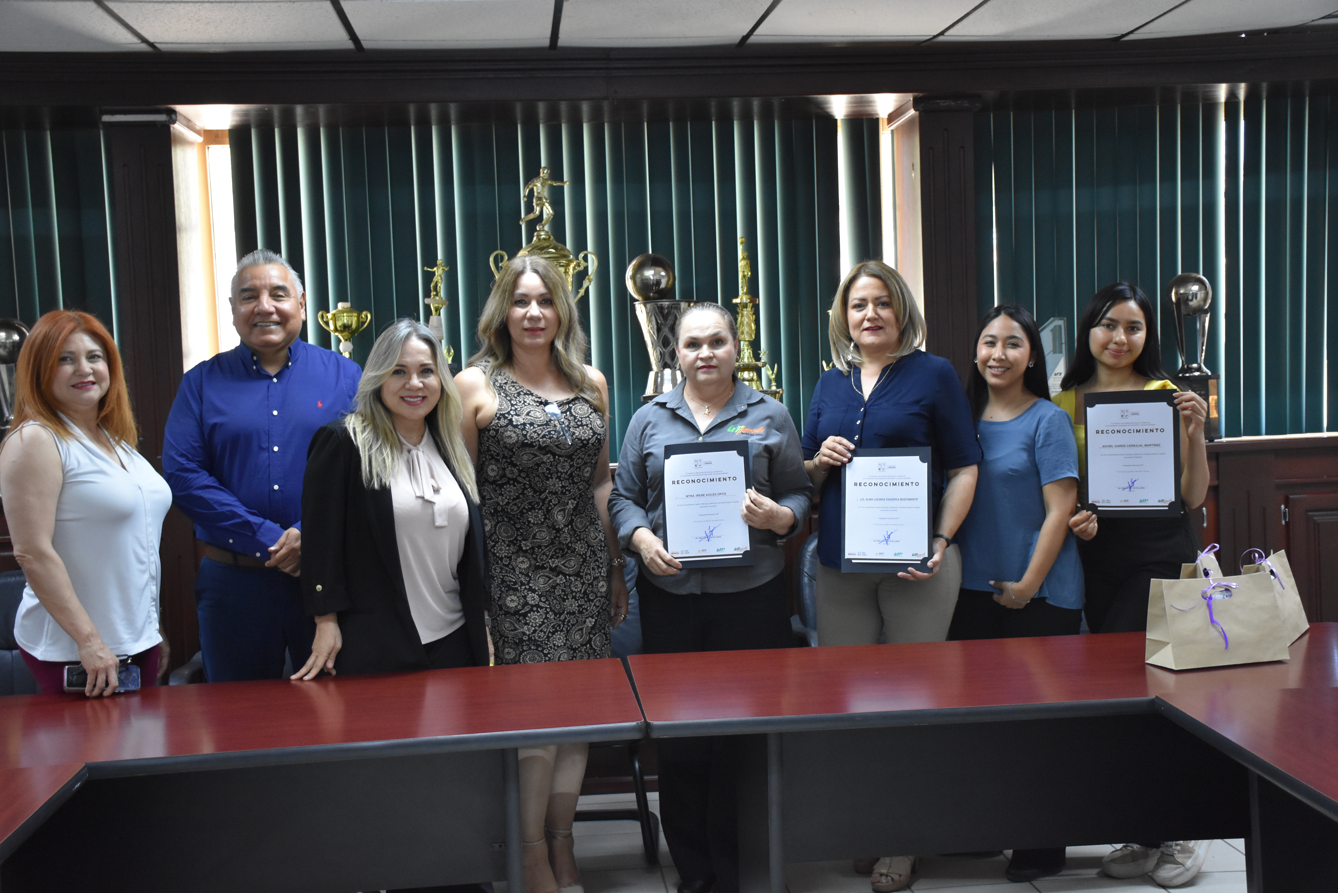 UTH reconoce a las mujeres de su comunidad en el marco del 8M