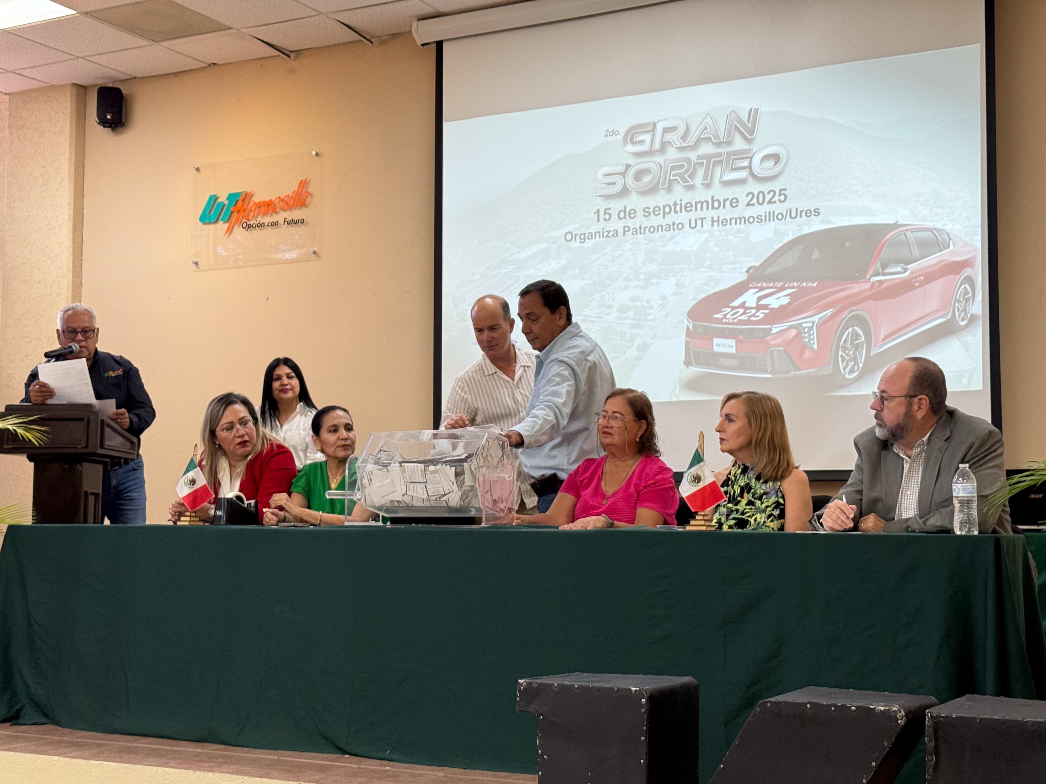 Sorteo Patronatos UTH – UTH Extensión Ures se realizó con éxito